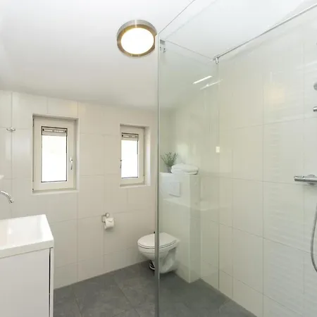 Apartment Detached 6 Pers *